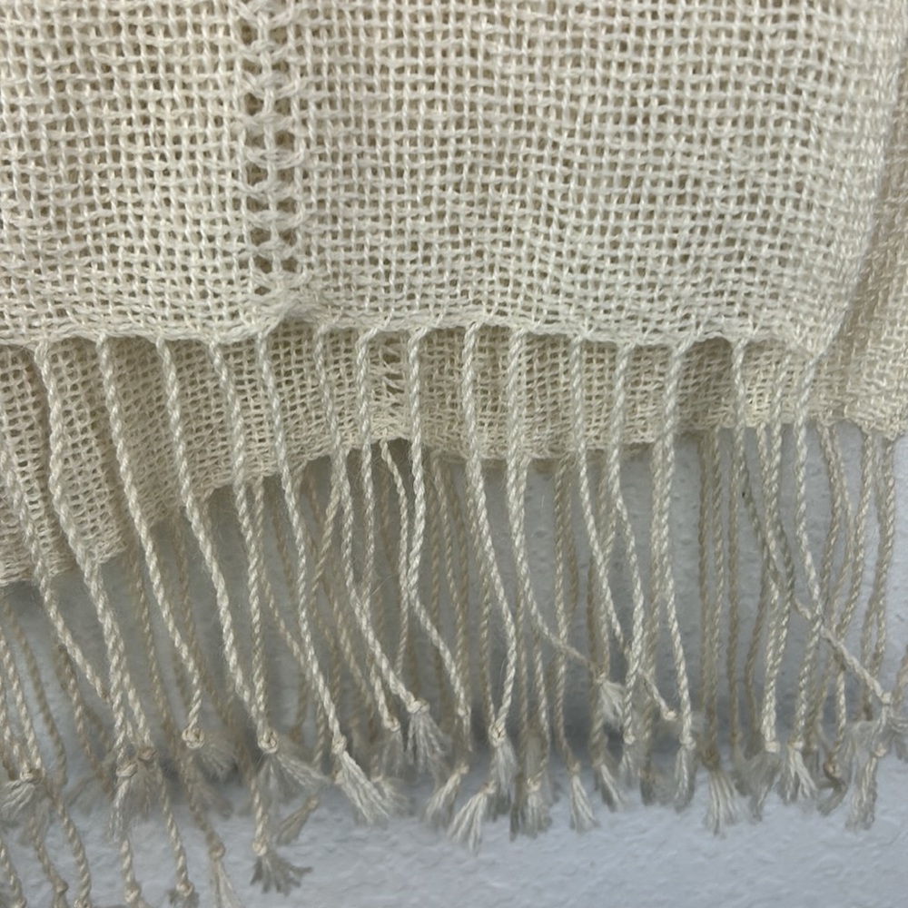 Perfect new without tags Novica Knit Wool Scarf - Picture 3 of 4